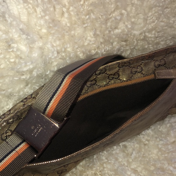 GUCCI BUM BAG - Picture 5 of 16